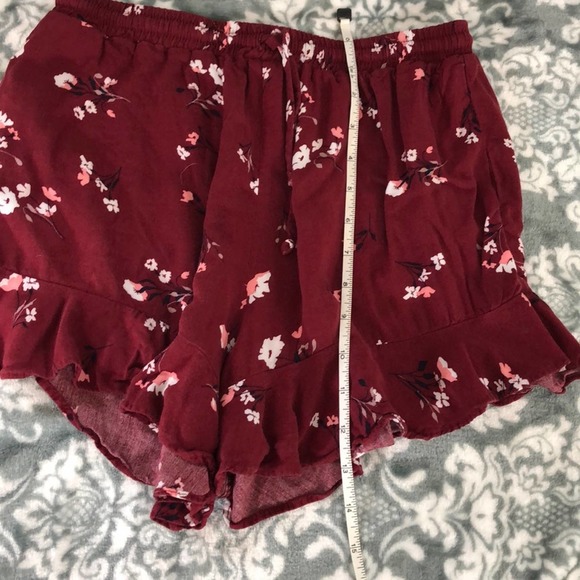 Ruffled Burgundy Floral Shorts Size XS - Picture 9 of 10